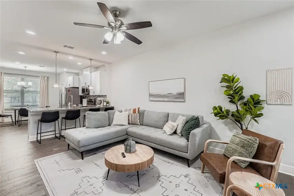 18803 Hogan Circle 14, Point Venture