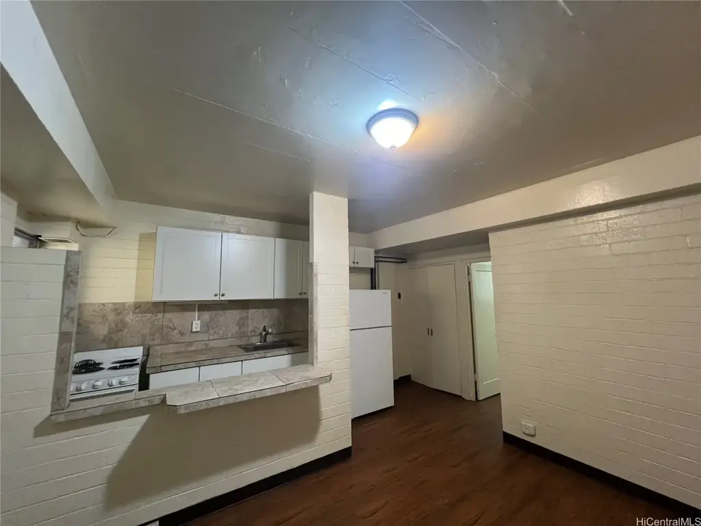 215 Paoakalani Avenue # 8, Honolulu