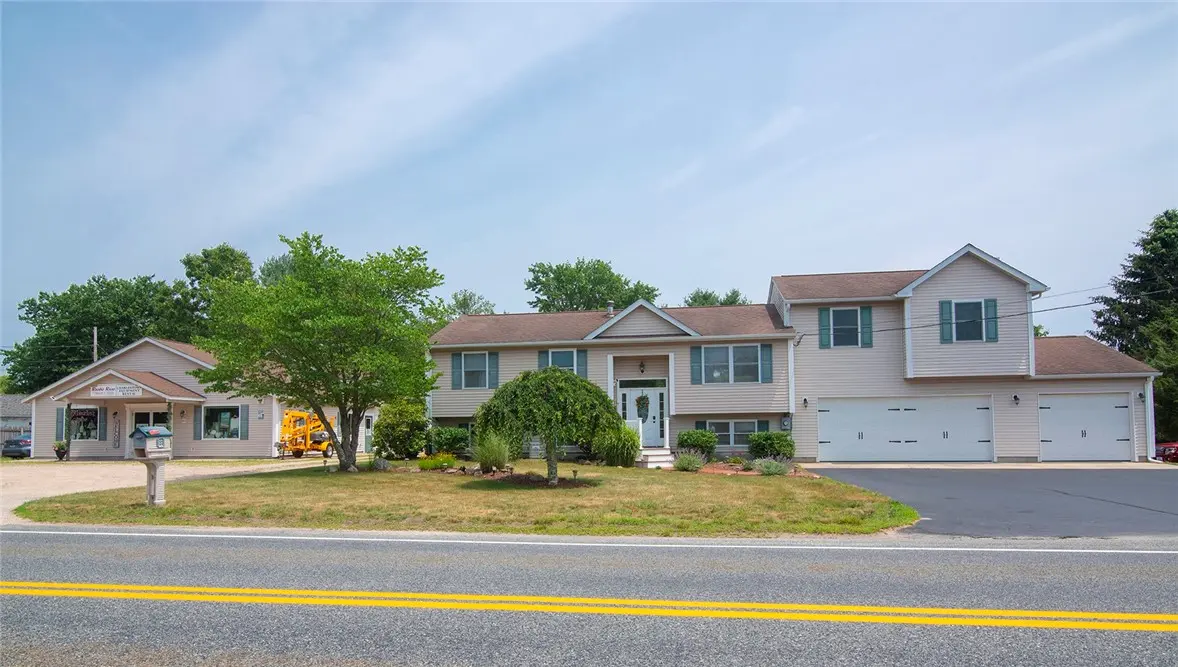 350 Narrow Ln, Charlestown