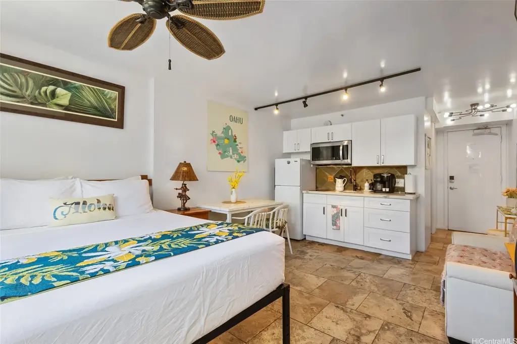134 Kapahulu Avenue # 901, Honolulu