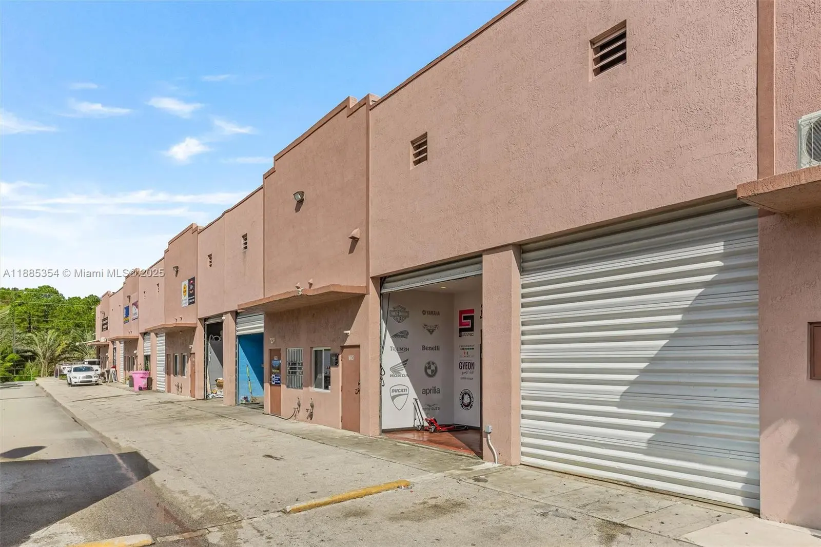 Photo of Listing #A11885354