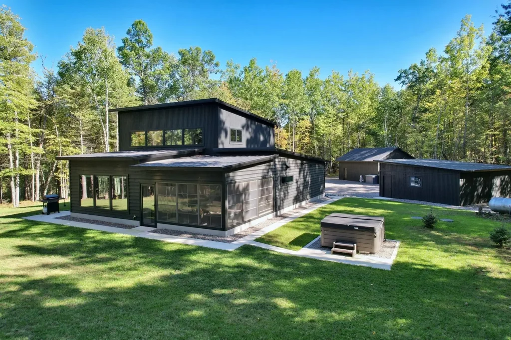 1369 Riverview Dr, St Germain