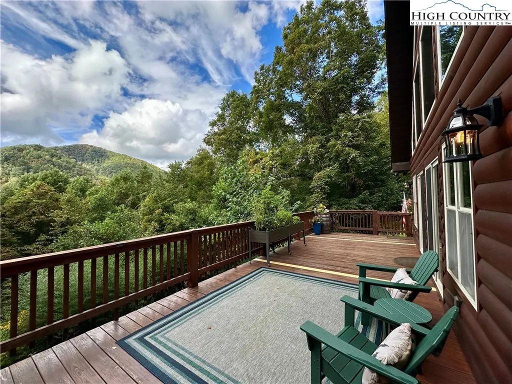 406 Phoenix Ridge Road, Jefferson