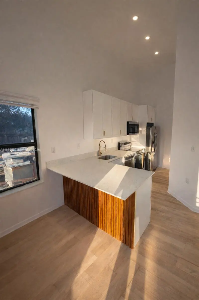 Photo of Listing #A11885393