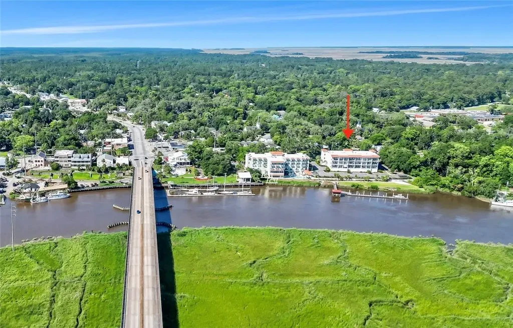 227 Fort King George Drive G, Darien