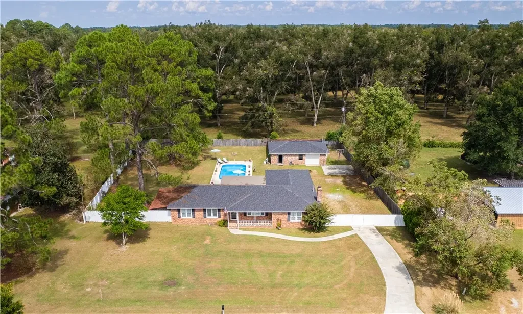 2026 Ellis Lane, Blackshear