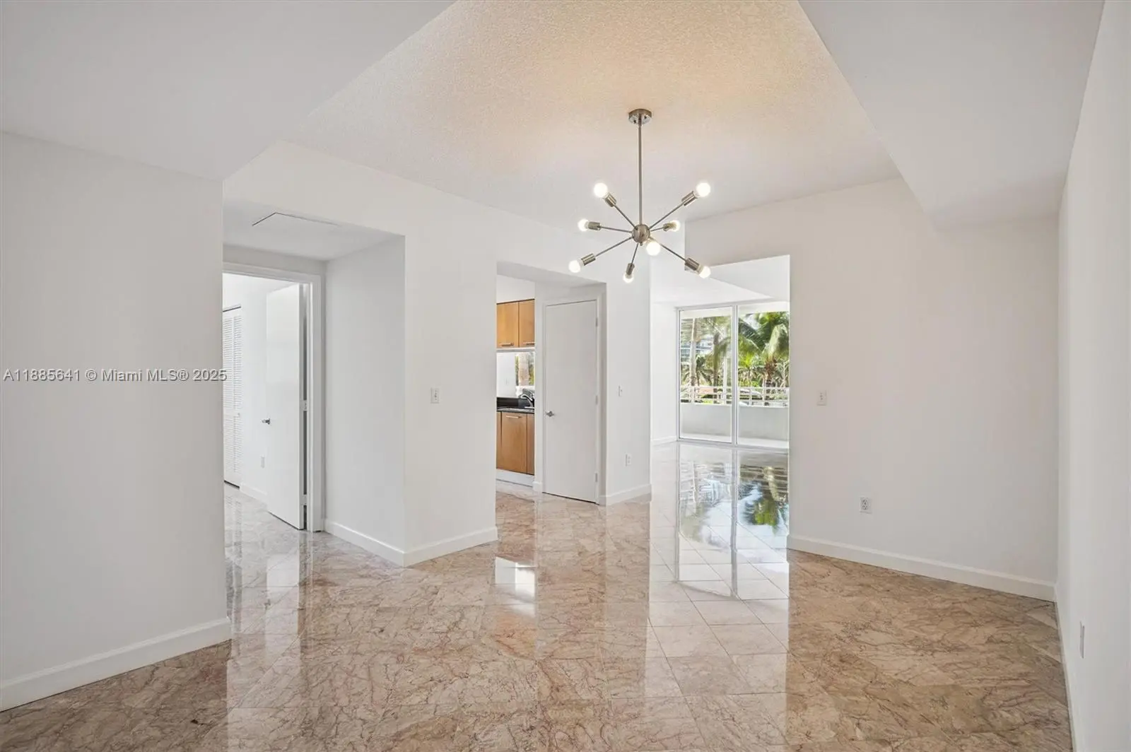 Photo of Listing #A11885641