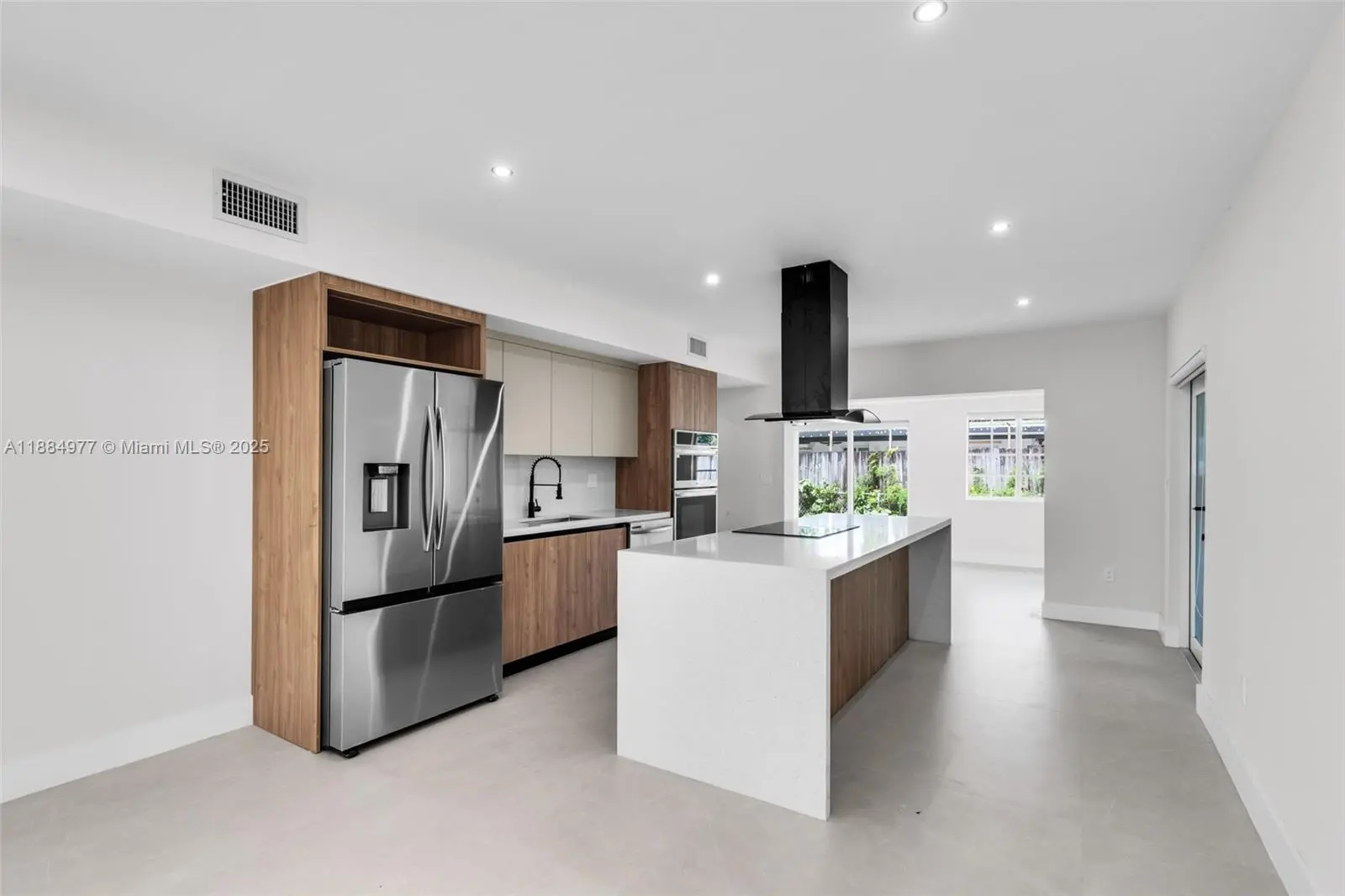 Photo of Listing #A11884977