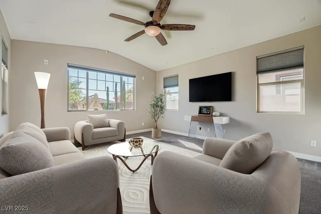 Photo of Listing #2721478