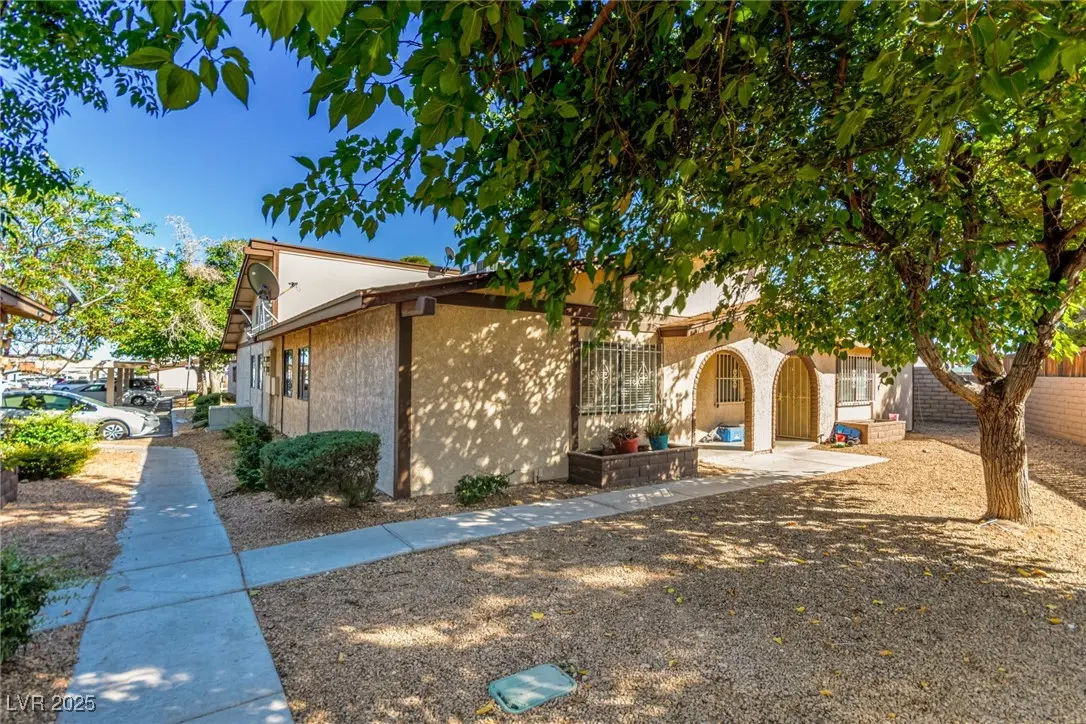 Photo of Listing #2721702