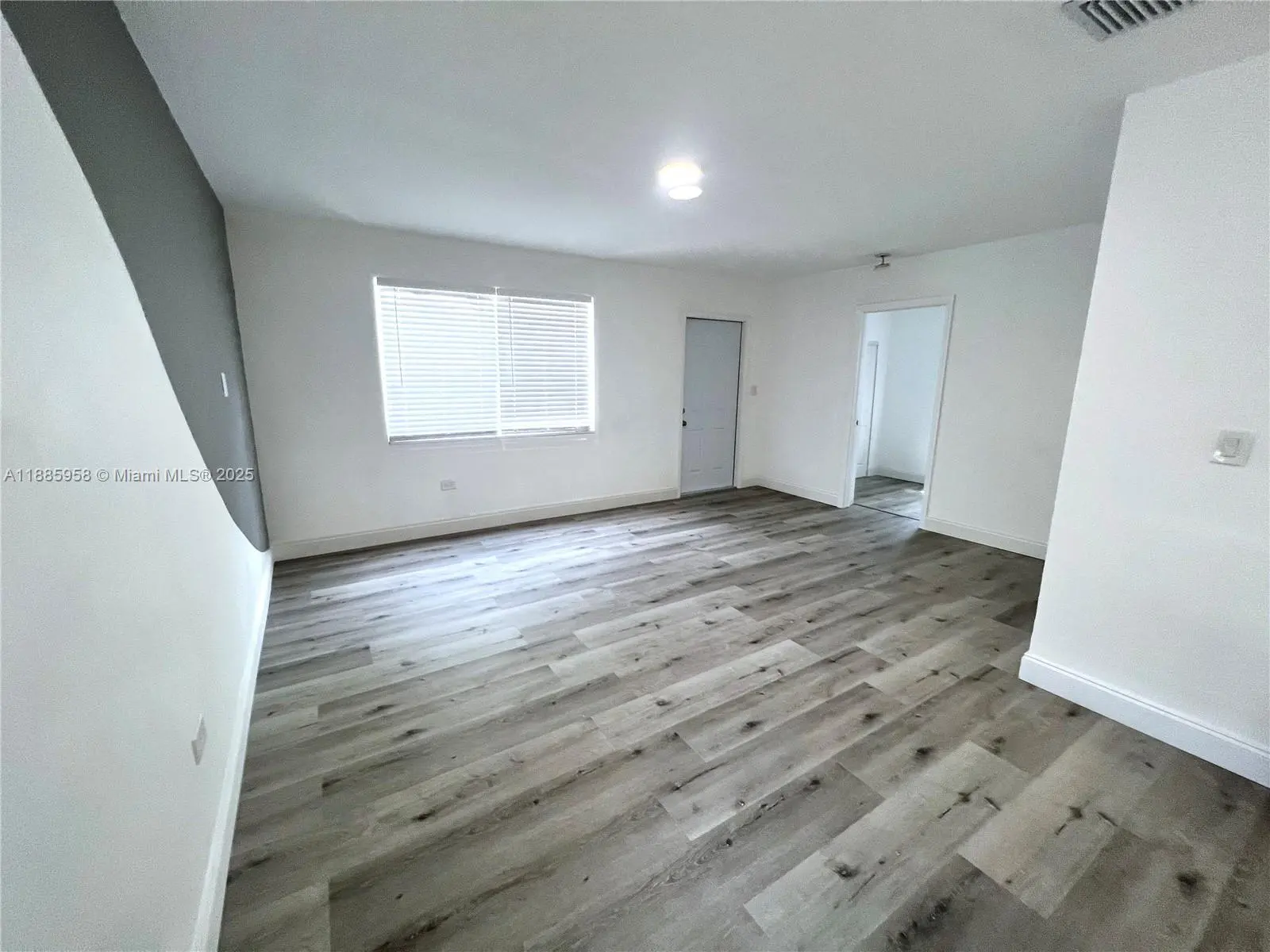 Photo of Listing #A11885958