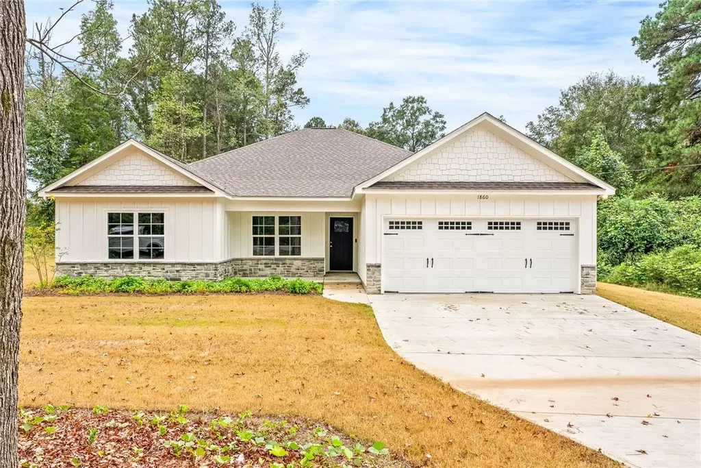 1860 Lee Rd 39, Opelika