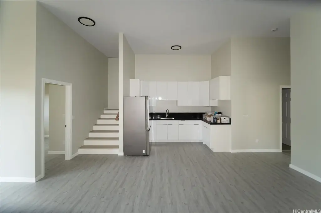 99-806 Aliipoe Drive, Aiea