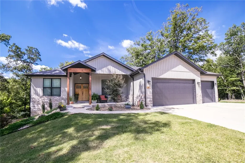 30 Exminster Lane, Bella Vista