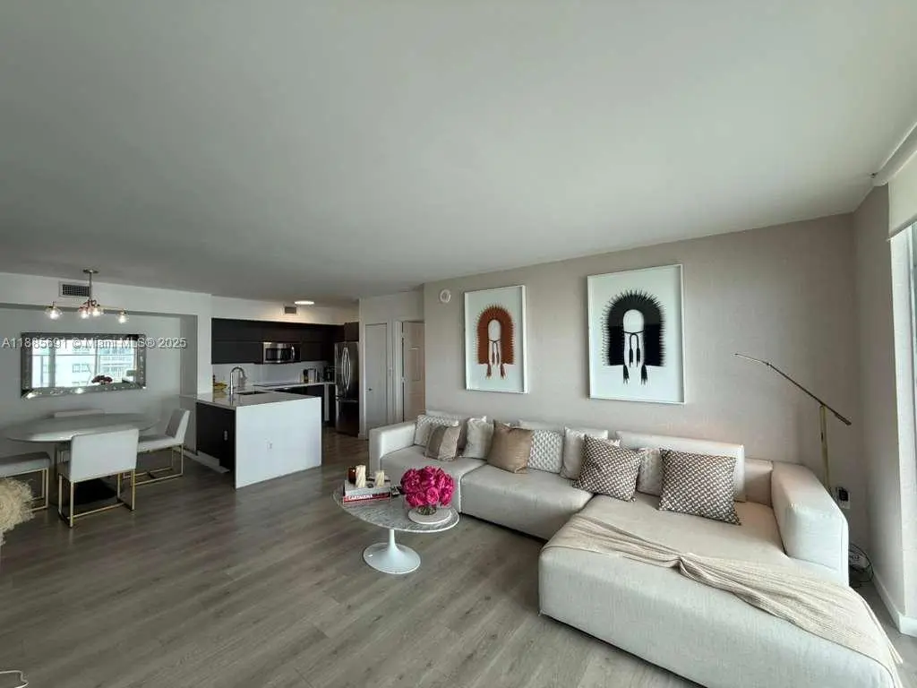 Photo of Listing #A11885691