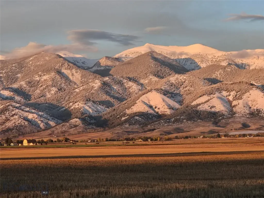 4468 Wes Davis Road, Belgrade