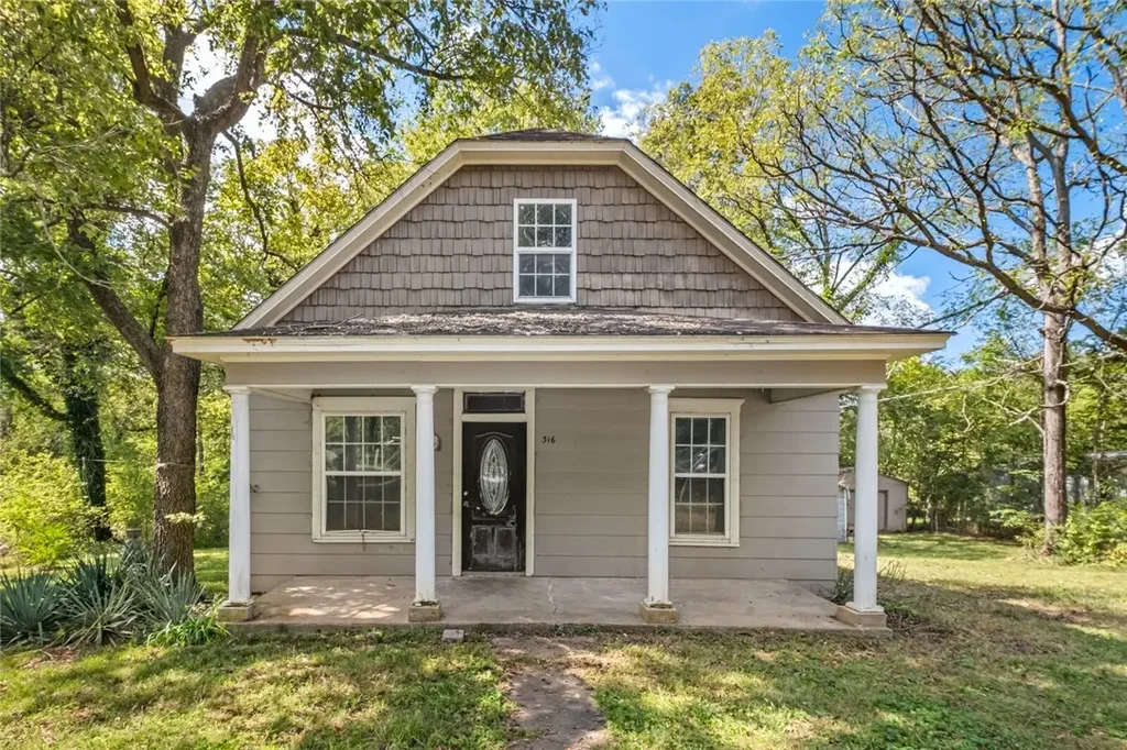 316 S Duff Avenue, Sulphur Springs