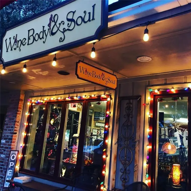 208 Redfern Village, St Simons Island