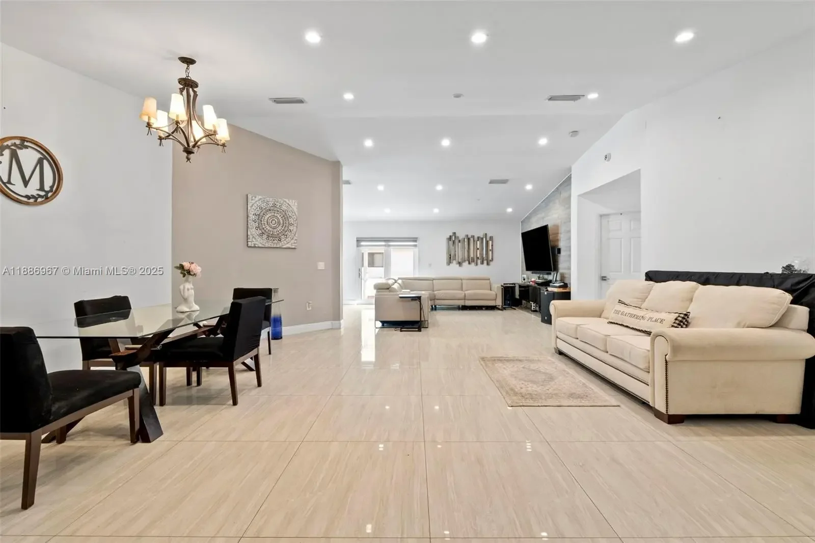 Photo of Listing #A11886967