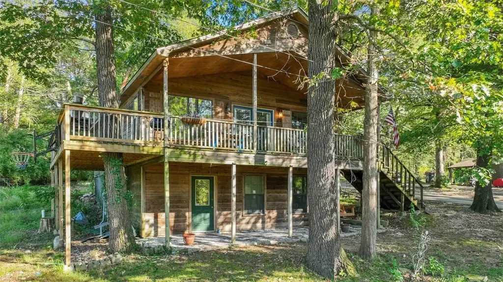 18932 N Shoreline Way, Fayetteville