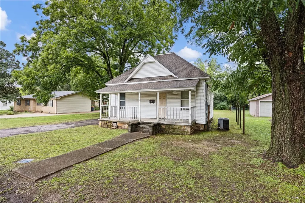 416 W 8th, Russellville