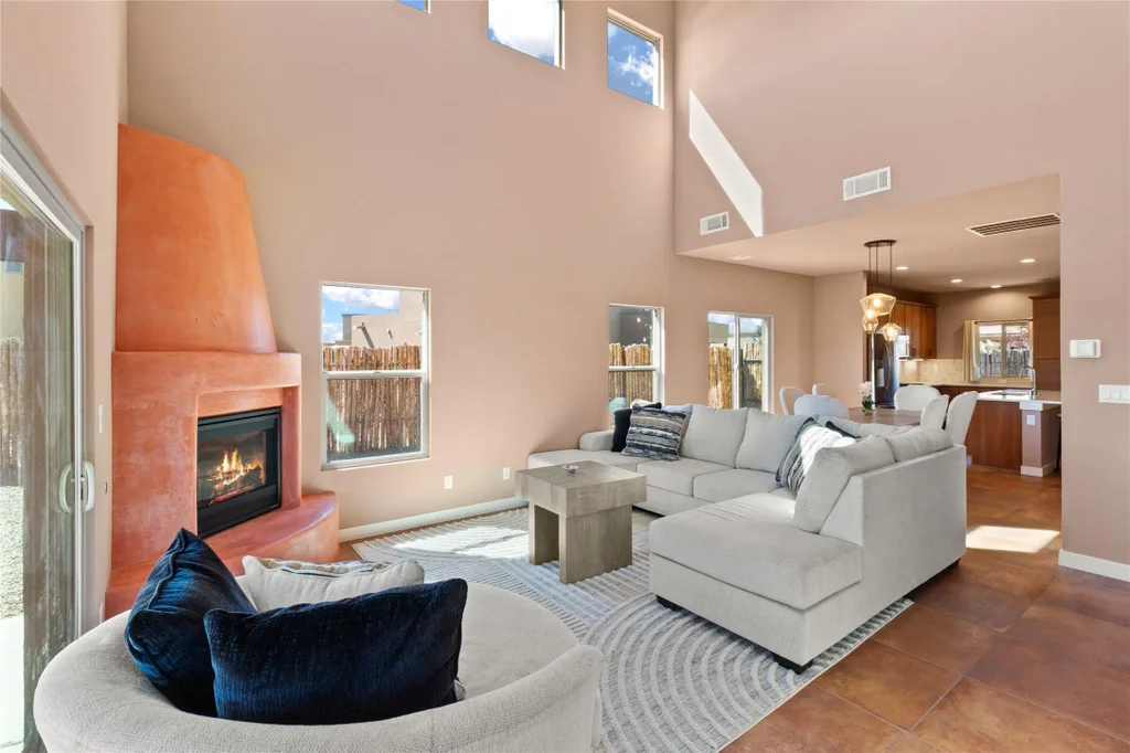 7609 Arroyo Oeste Lane, Santa Fe