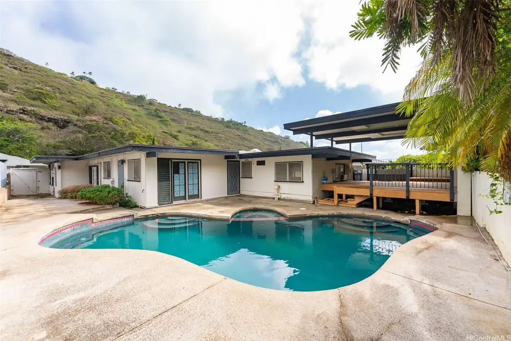 5270 Kilauea Avenue, Honolulu