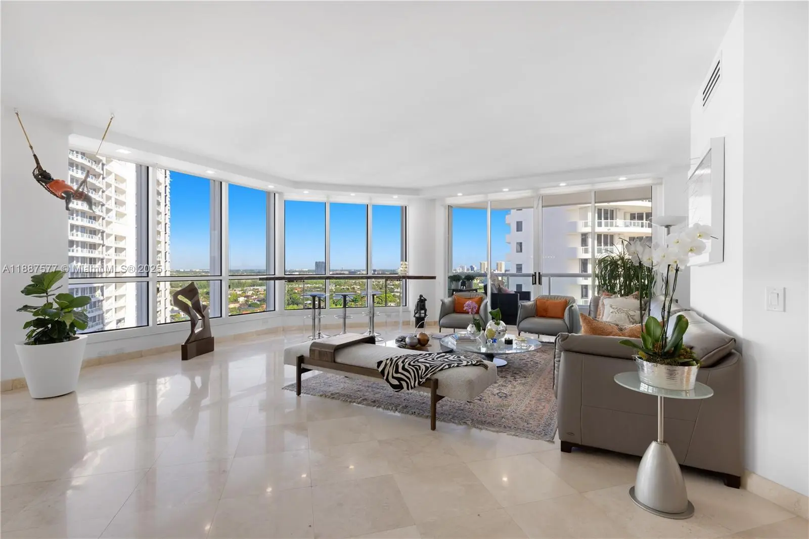 Photo of Listing #A11887577