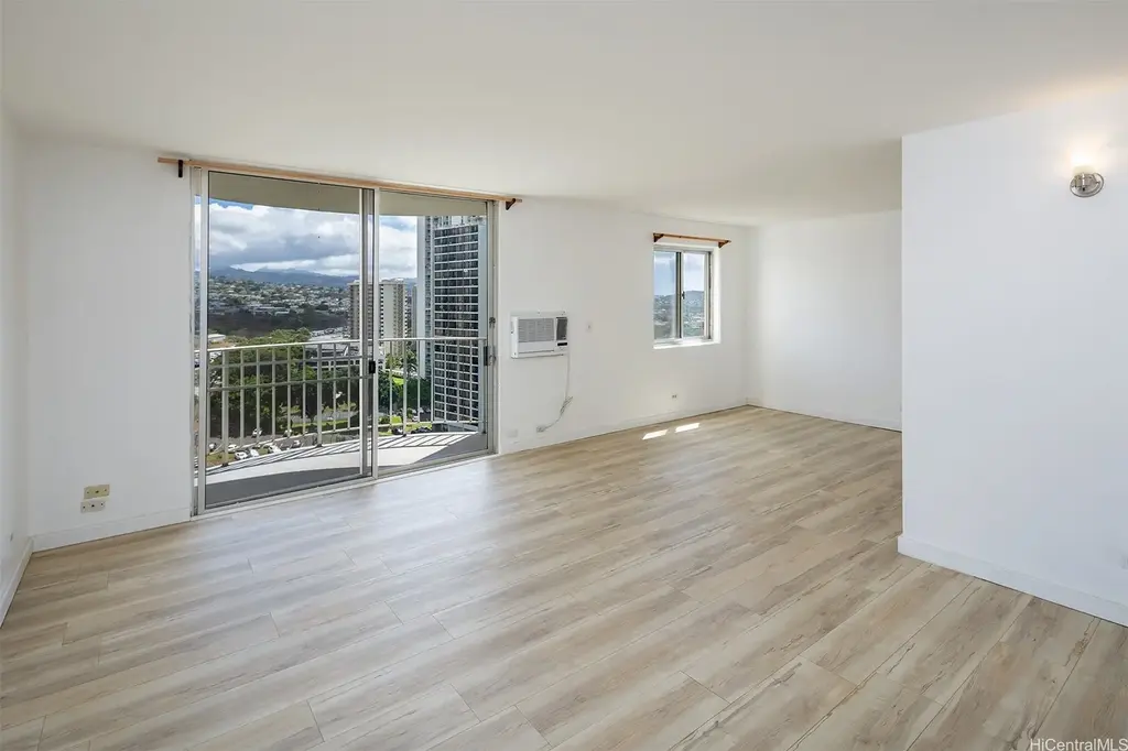 98-1038 Moanalua Road # 7-1707, Aiea