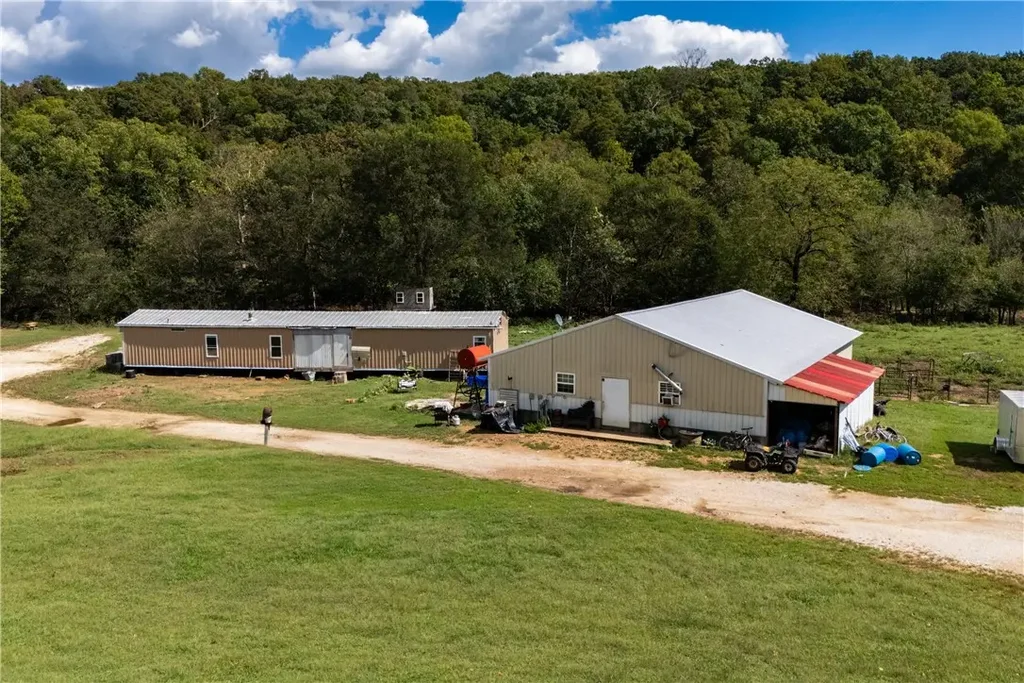 16380 N Cove Creek Road, Prairie Grove
