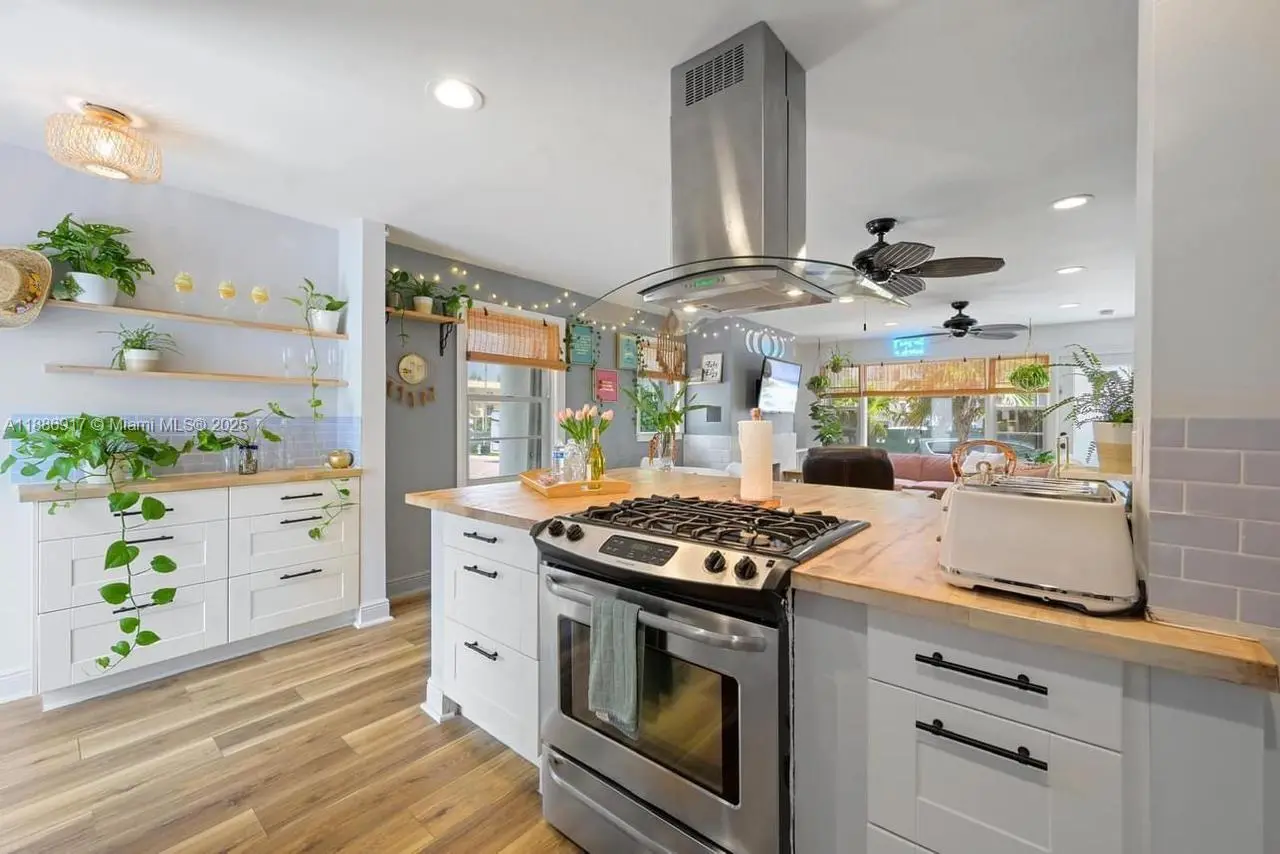 Photo of Listing #A11886917