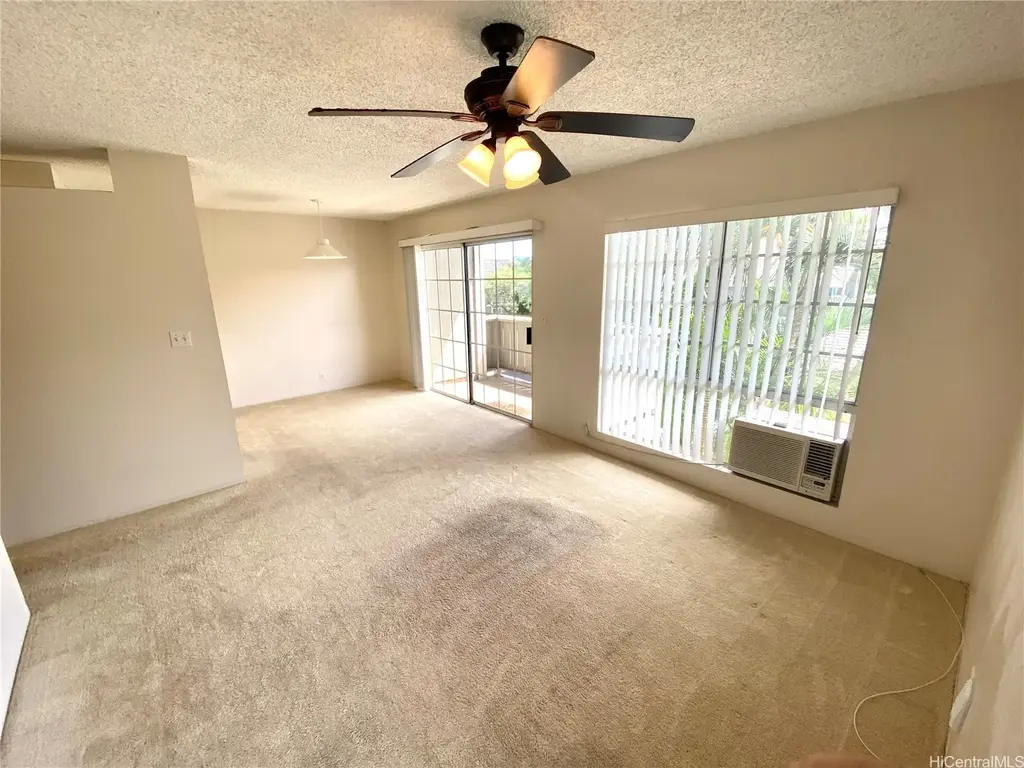 941340 Waipio Uka Street, Waipahu
