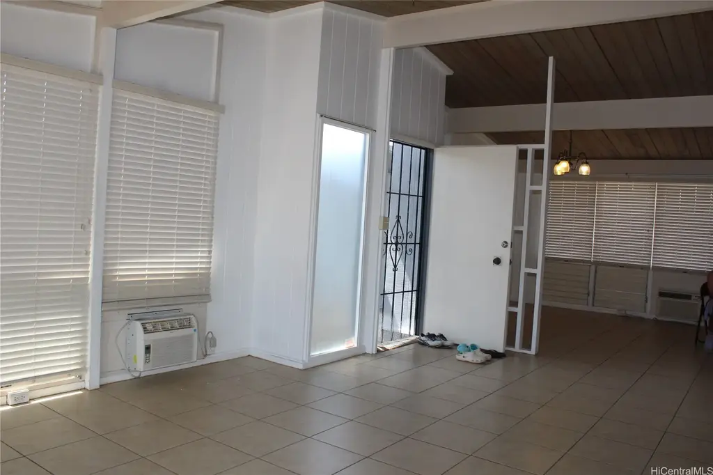 1375 Komo Mai Drive, Pearl City