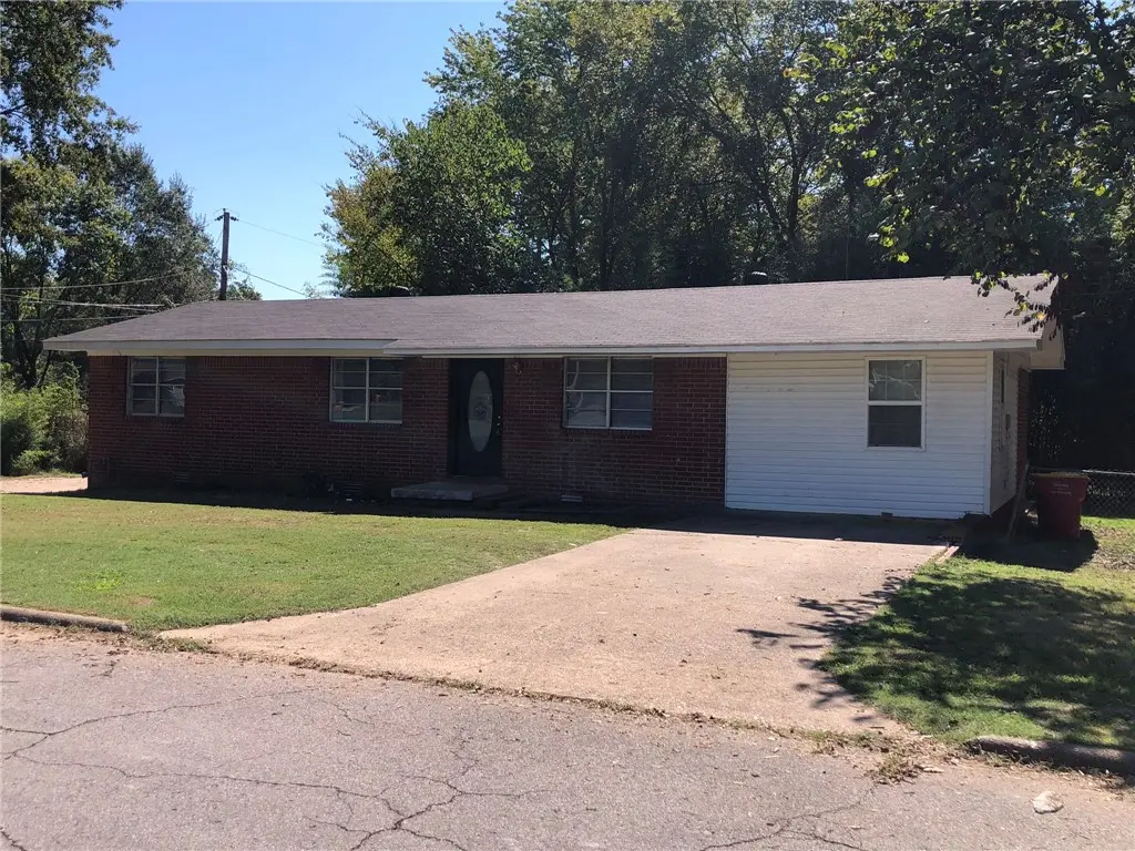 805 W Elm, Morrilton