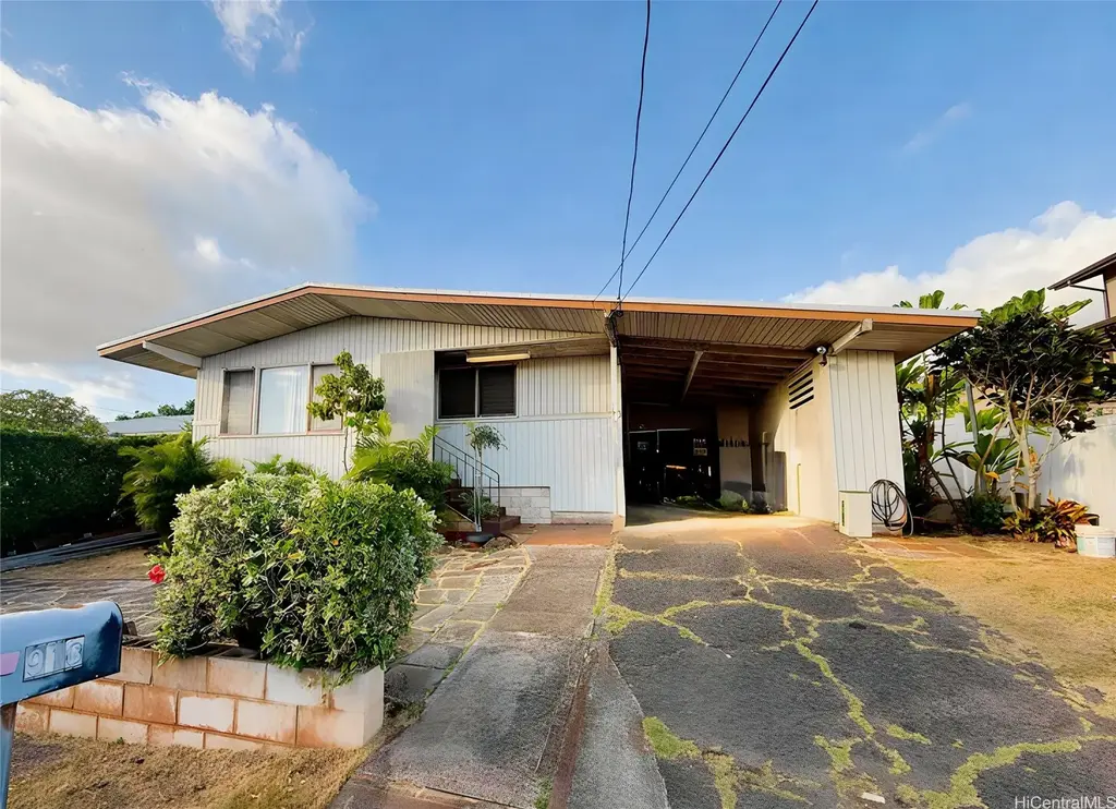 910 Makamua Place, Pearl City