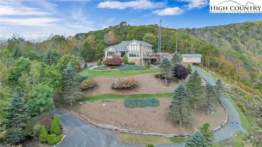600 W Big Tree Road, West Jefferson
