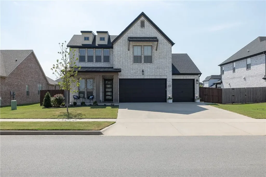 1427 Allens Mill Way, Cave Springs