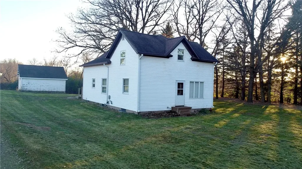 1681 4 1/2 Avenue, Hillsdale