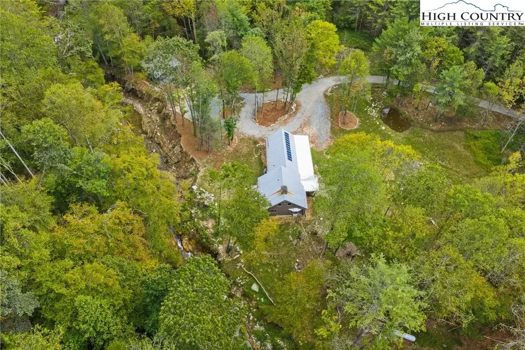 812 Jakes Mountain Road, Deep Gap