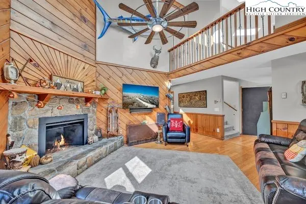 429 Adams Apple, Banner Elk