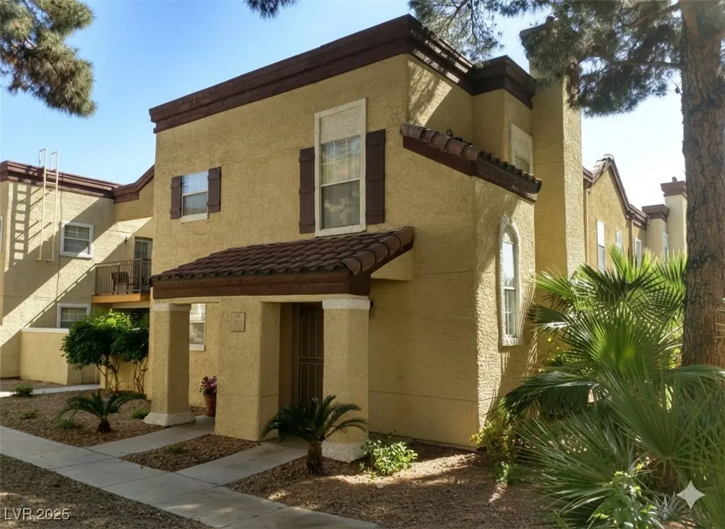 Photo of Listing #2724042