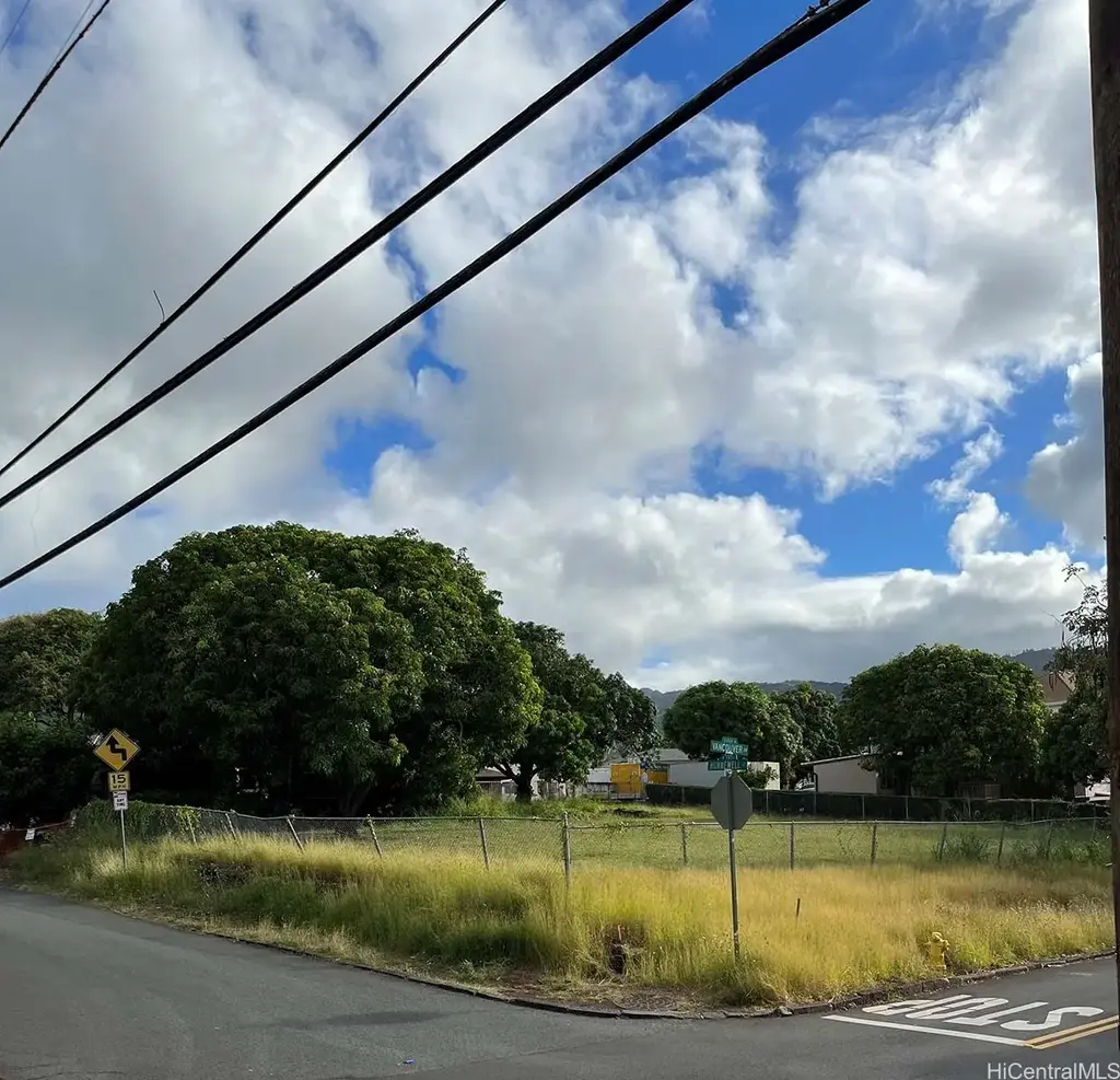 2002 Vancouver Drive, Honolulu