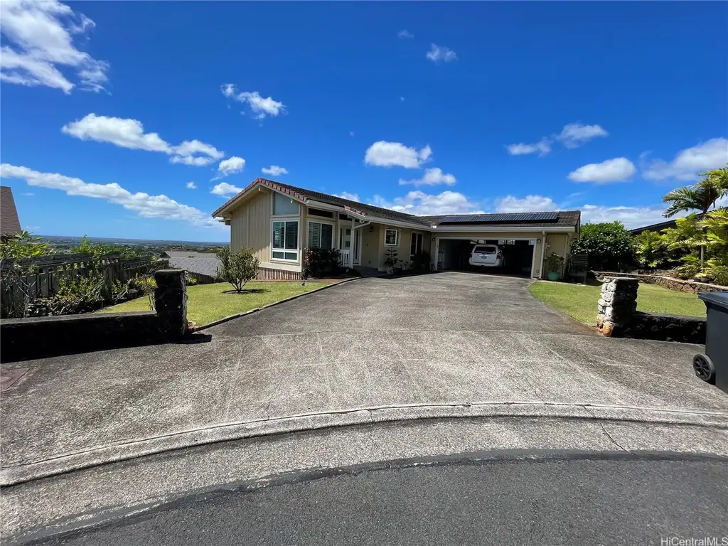 98-1032 Kupuwao Place, Aiea