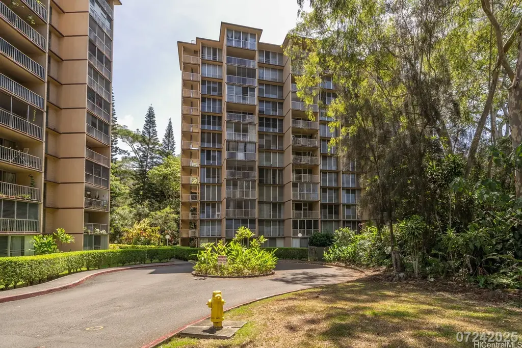 95-269 Waikalani Drive # C302, Mililani