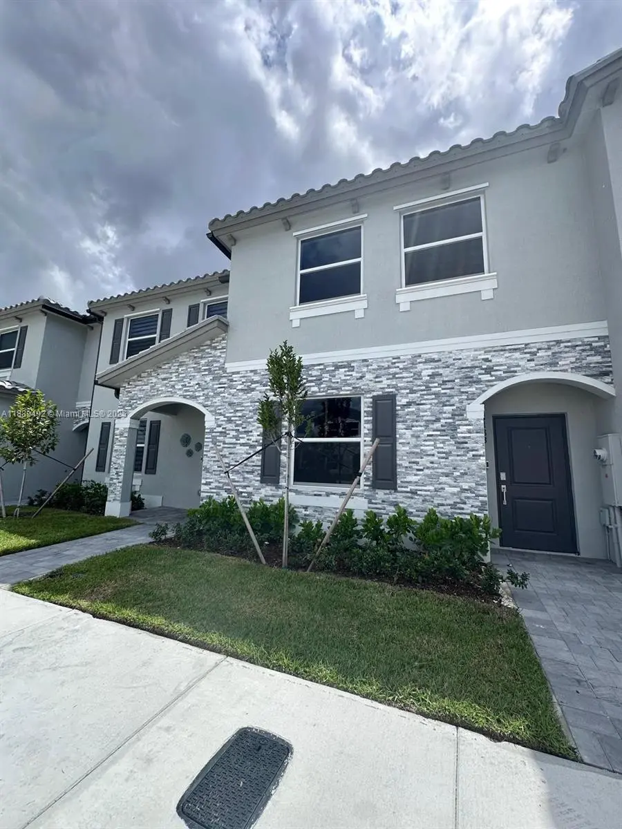 Photo of Listing #A11889492