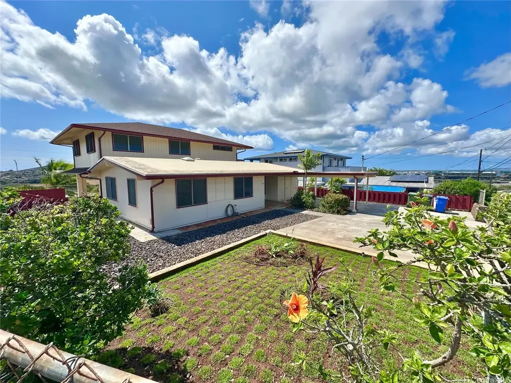 99-571 Pohue Street, Aiea