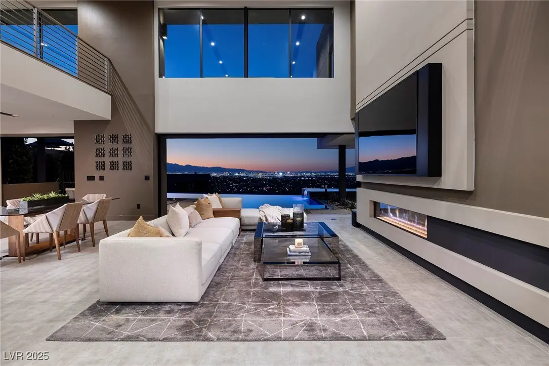 Photo of Listing #2724128