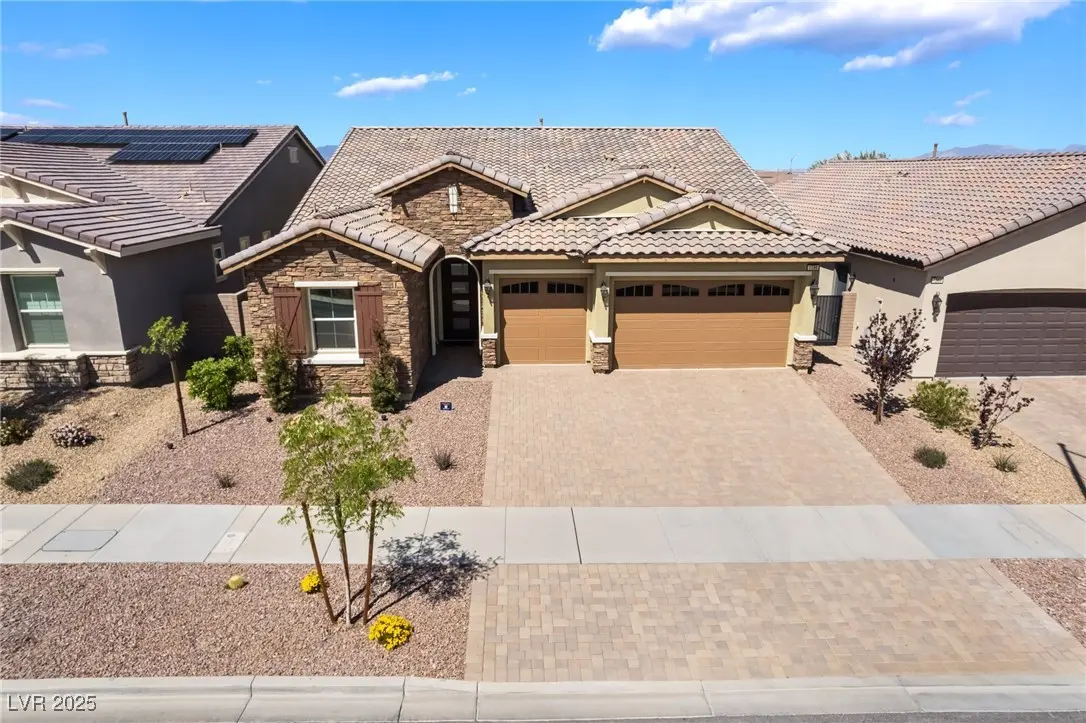 Photo of Listing #2724313