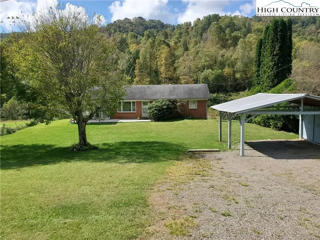 1411 Cabbage Creek Road, Creston