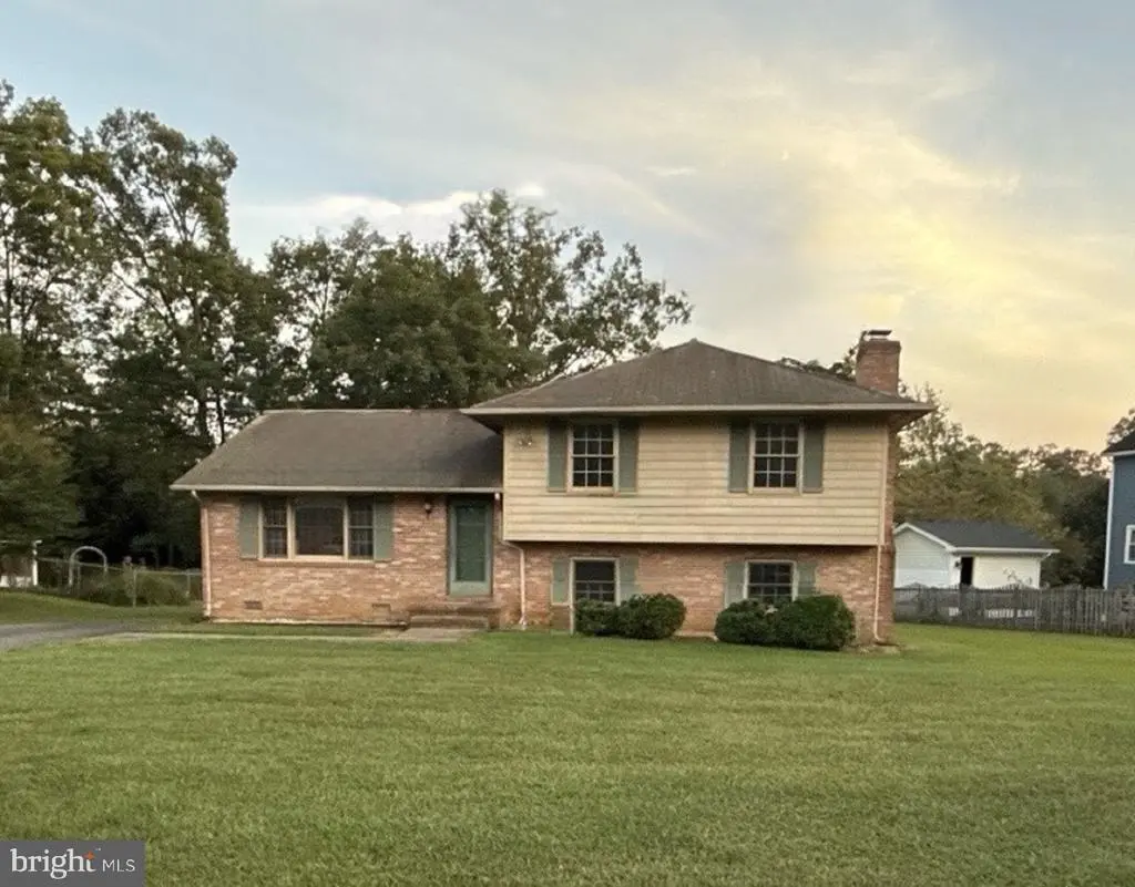 537 Butternut Dr, Fredericksburg